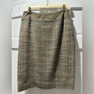 Vintage tweed skirt by Worth. Size 6